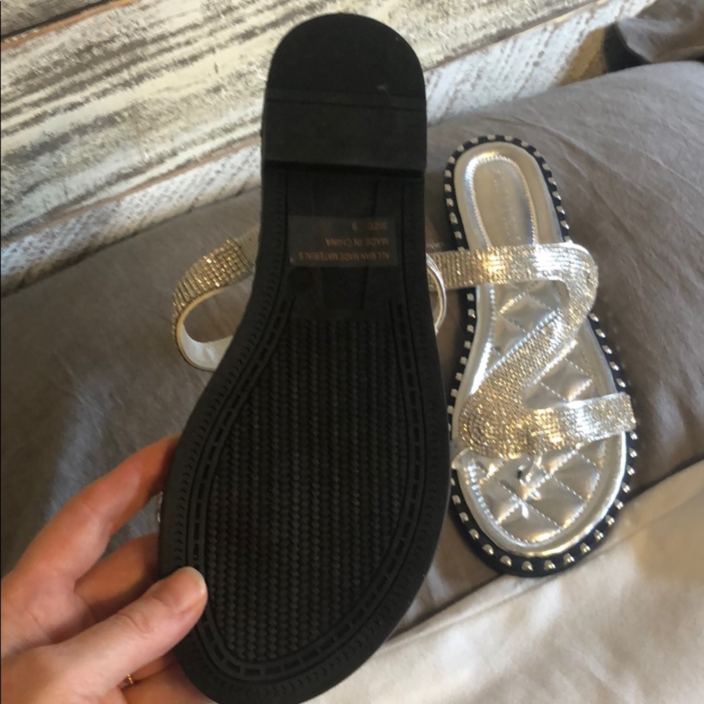 Bling & stud sandals - Picture 3 of 3